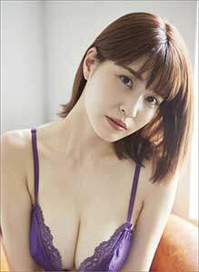 岸明日香　２０２１年カレンダー