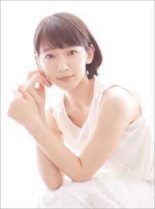 吉岡里帆　２０２２年カレンダー