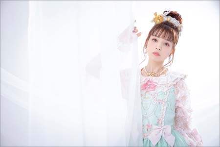 卓上　春奈るな　２０２２年カレンダー